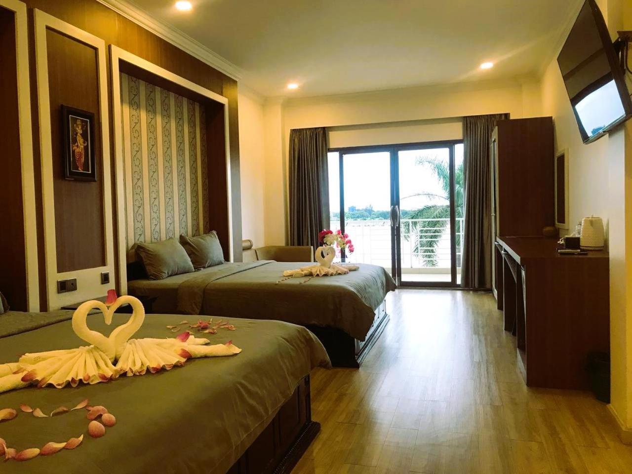 4 Rivers Hotel Phnom Penh Exterior photo