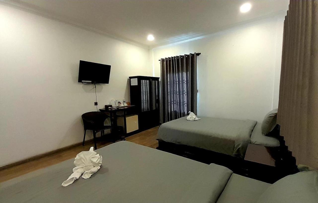 4 Rivers Hotel Phnom Penh Exterior photo
