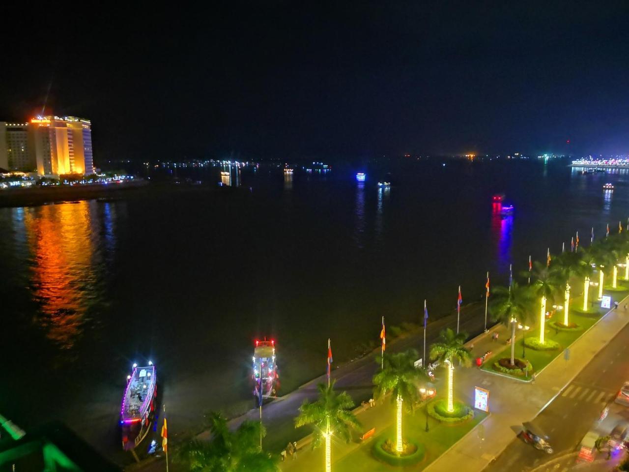 4 Rivers Hotel Phnom Penh Exterior photo